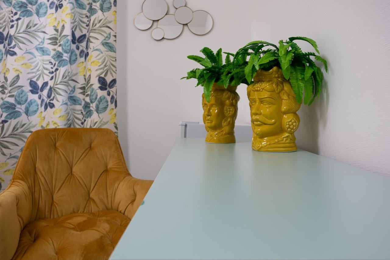 Sweet Home Mare Blu Marsala Bagian luar foto
