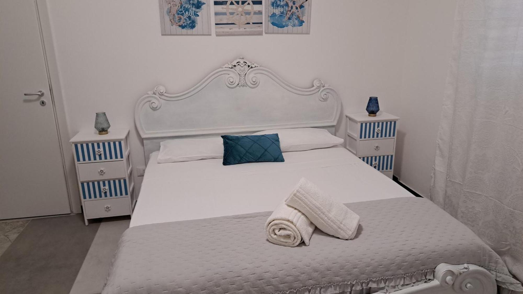 Sweet Home Mare Blu Marsala Bagian luar foto
